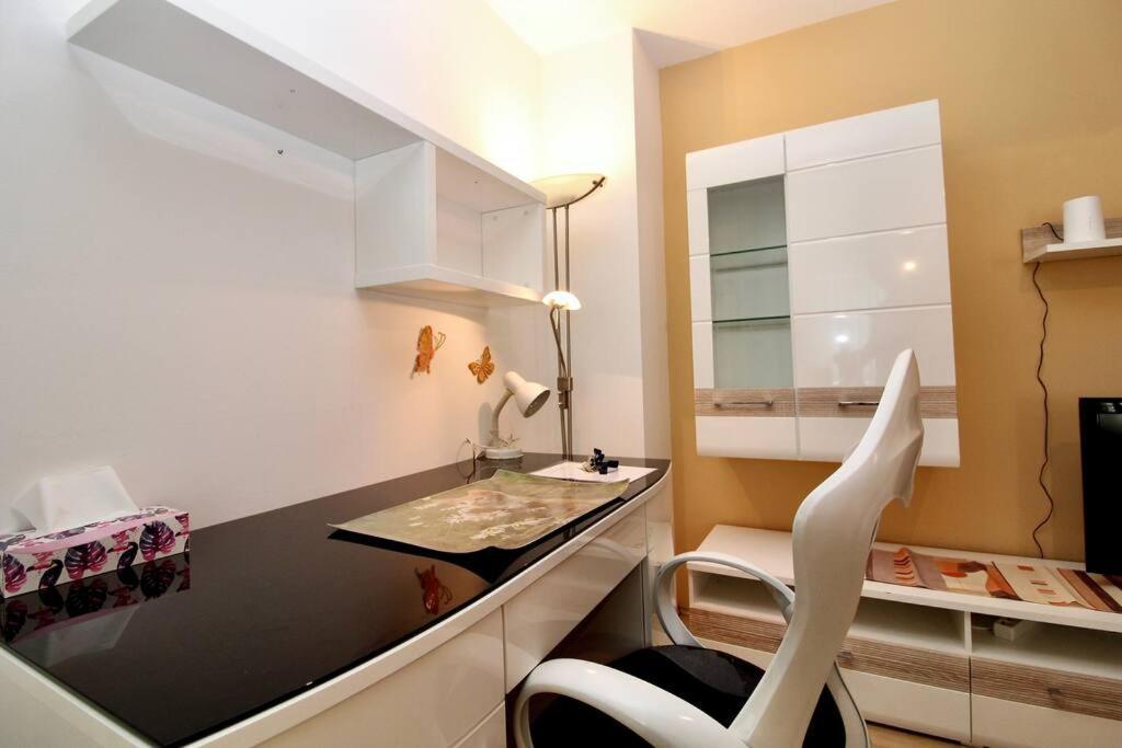Cozy Apartment Free Parking Wina Bagian luar foto